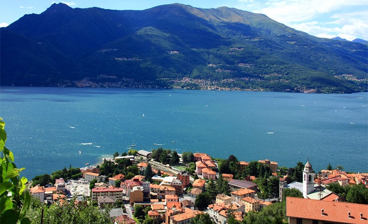 Bandiera arancione, la nuova meraviglia del turismo italiano