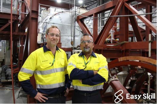 Deux anciens marins dont un réserviste et adhérent à l'AMMAC, Cédric Pénisson et Olivier Gautier, ont été missionnés par Easy Skills chez le constructeur Australien de sous-marins ASC