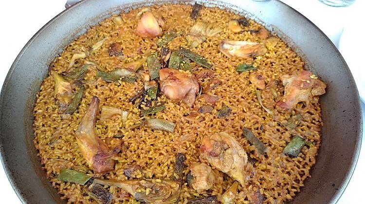 Une authentique paella valencienne de la Casa Salvador