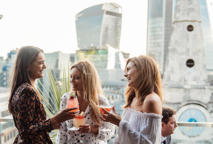 Jin Bo Law rooftop Londres Aperos Frenchies networking