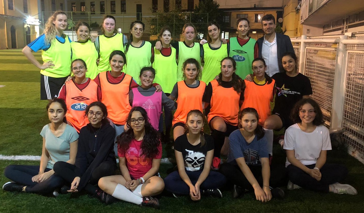 foot football feminin istanbul turquie