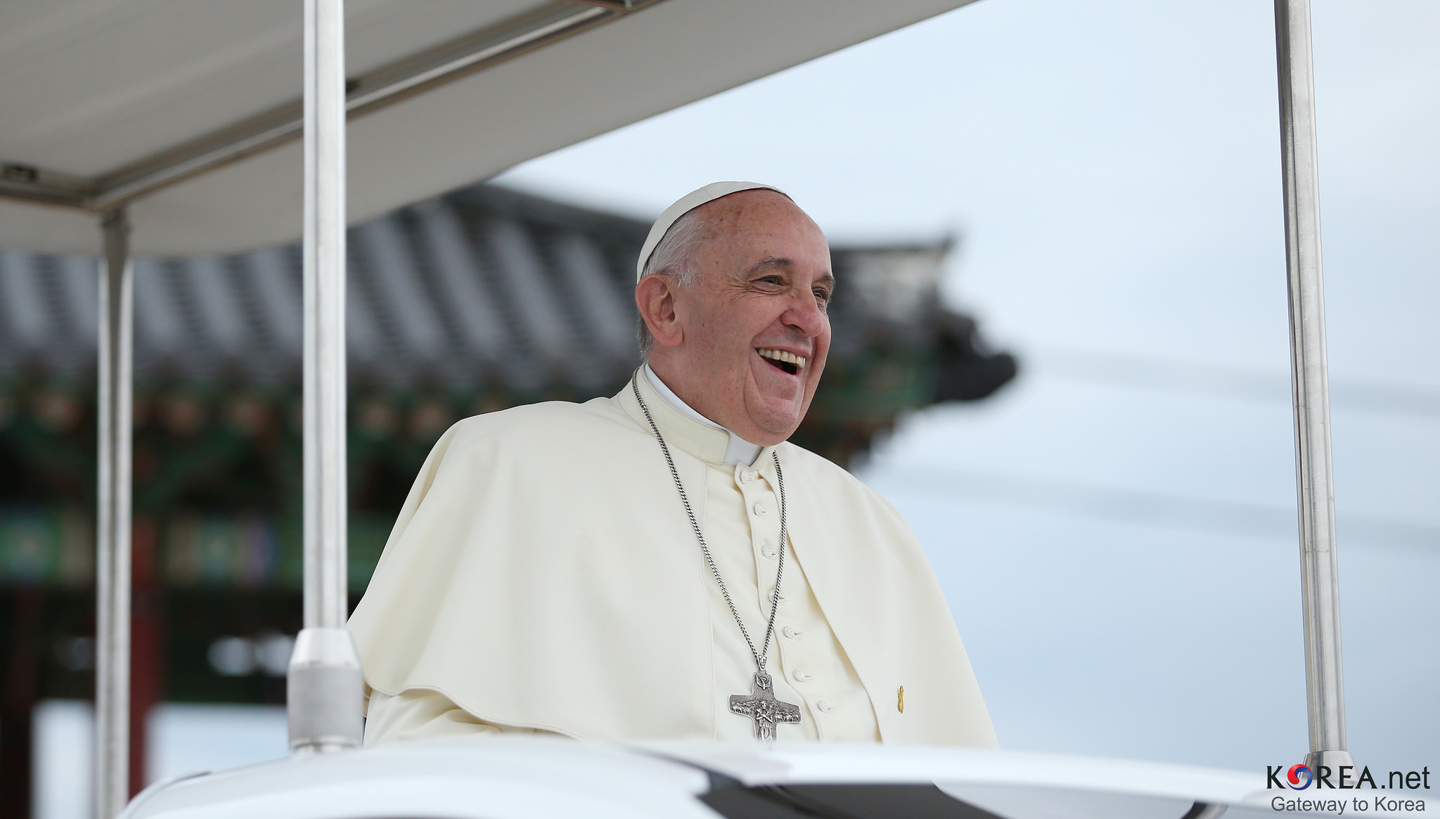 Le pape François en Papamobile lors de son Voyage en Corée du Sud en 2014