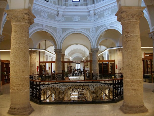 Creuer_de_l'antic_Hospital_General_de_València,_actual_Biblioteca_Pública