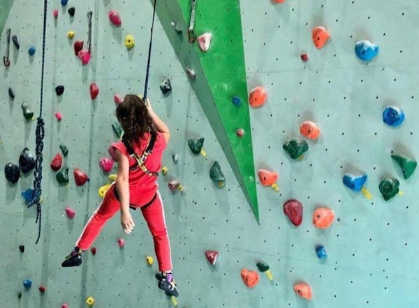mountain extreme Dubai mur escalade