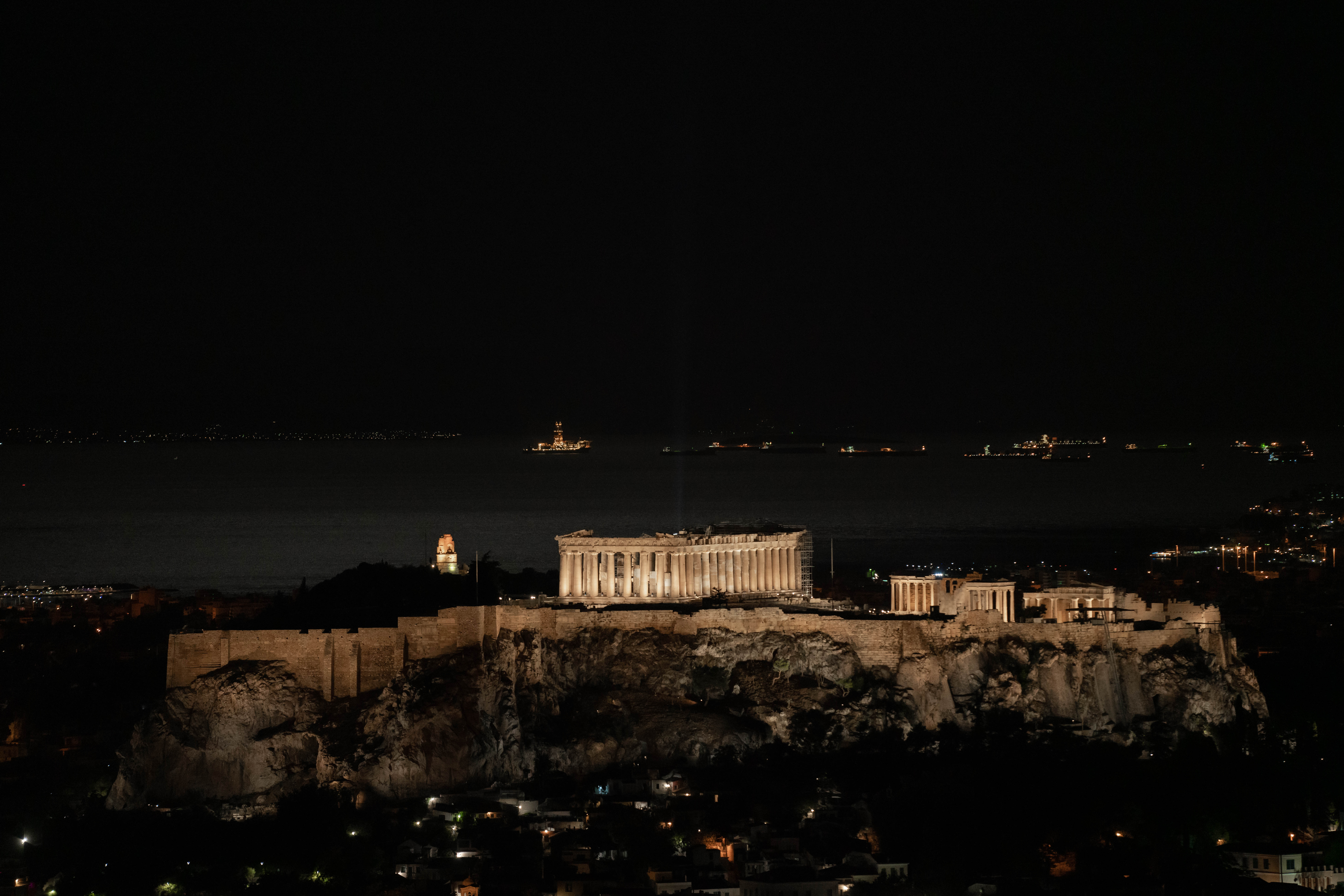 acropole mur lumieres
