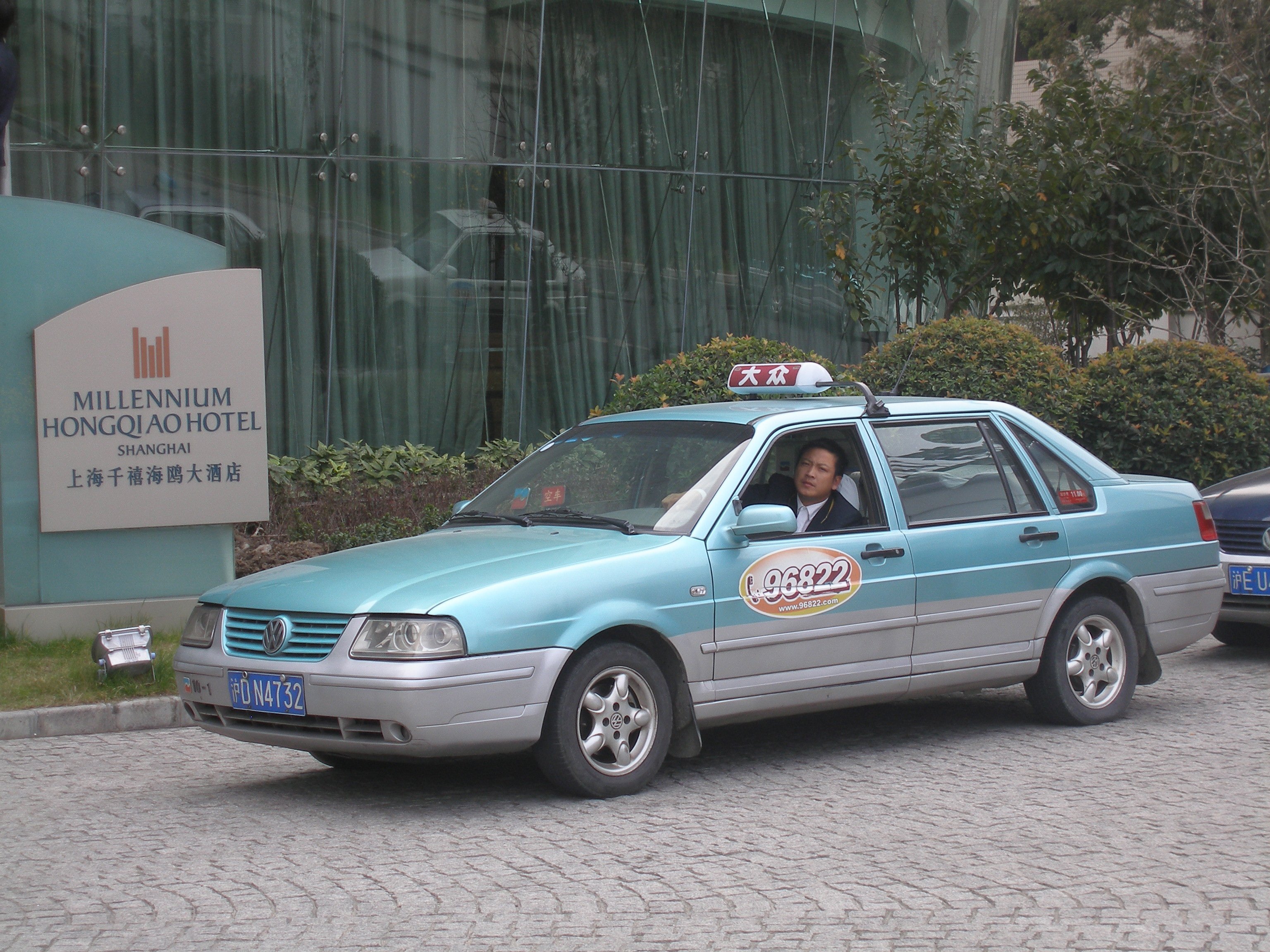 chinois-taxi-chine-automobile-batterie