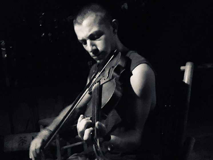 Simon GILBERT , violon