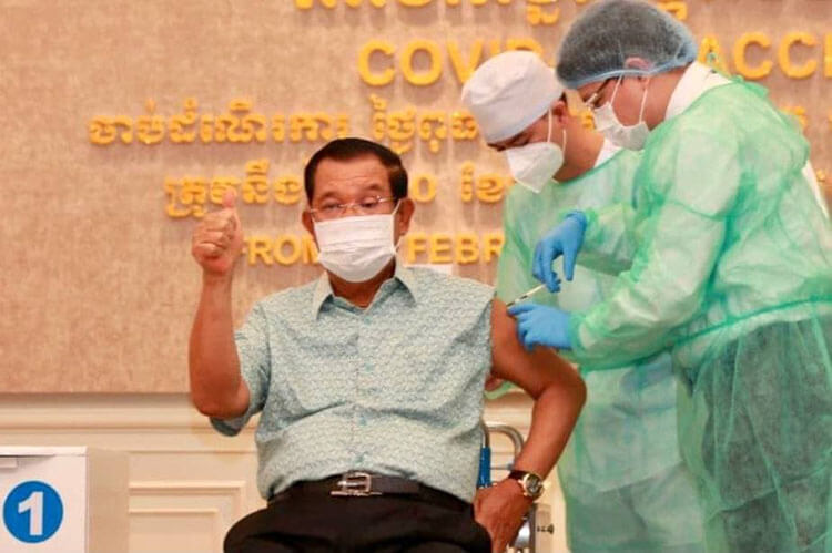 Hun sen Vaccination Cambodge AstraZeneca