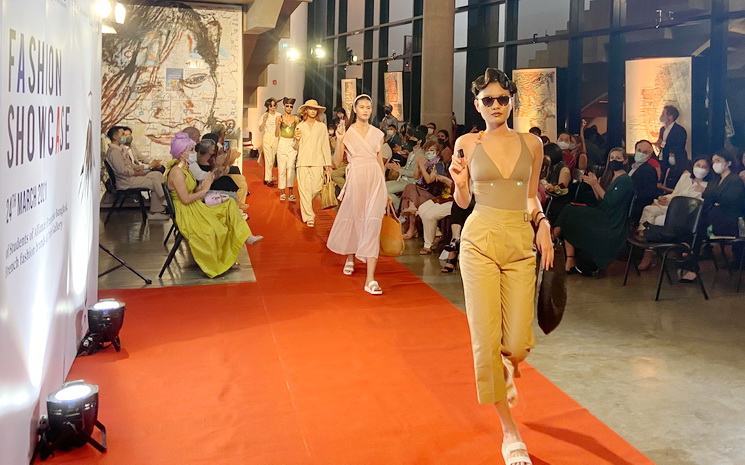 Defile-Alliance-Francaise-Bangkok-1