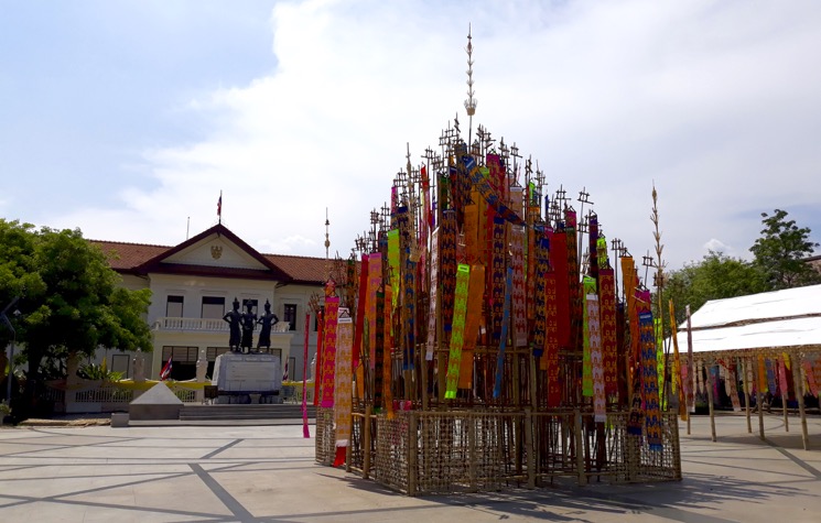 décoration pour songkran à chiang mai