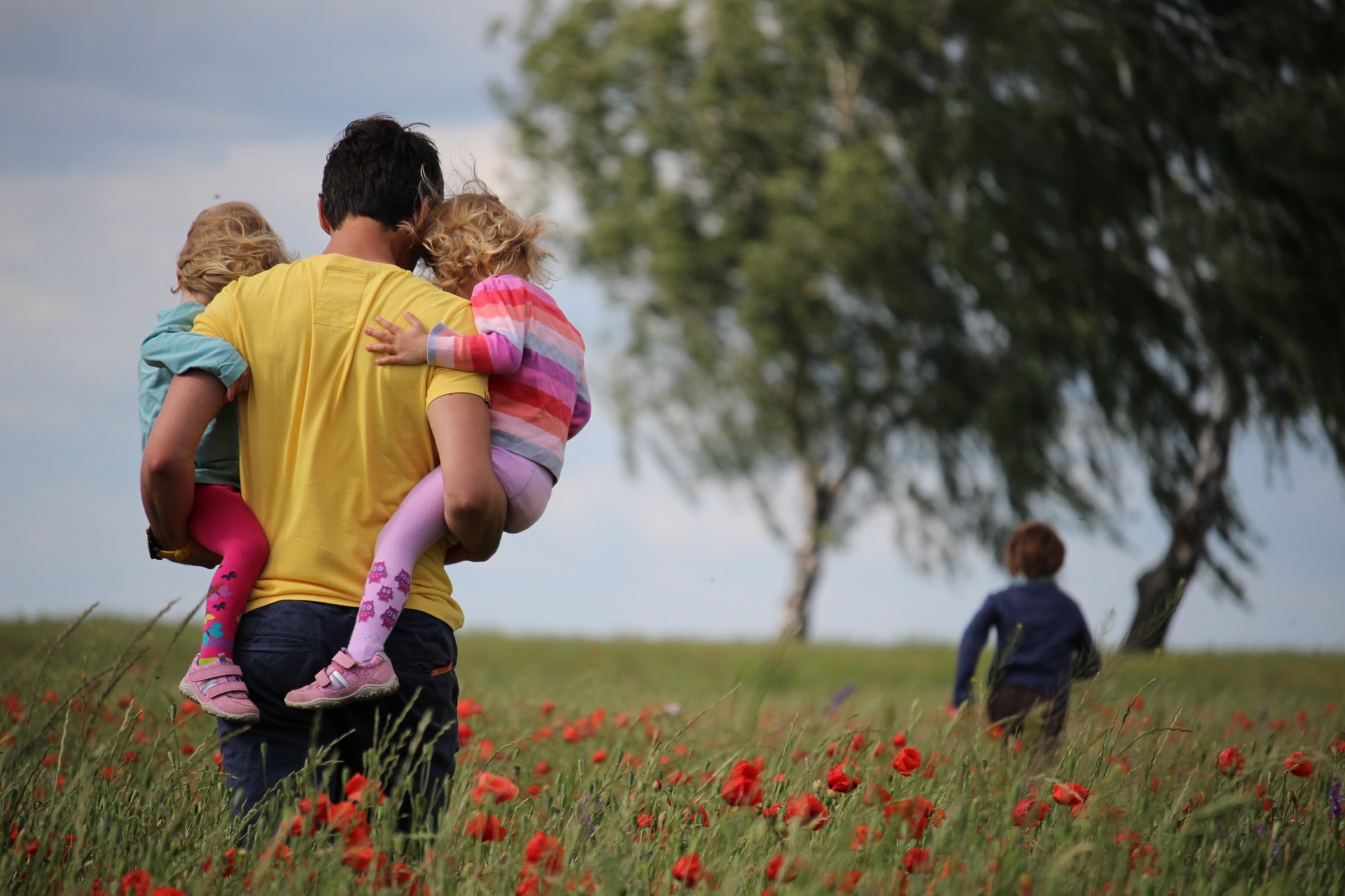 famille heureuse nature