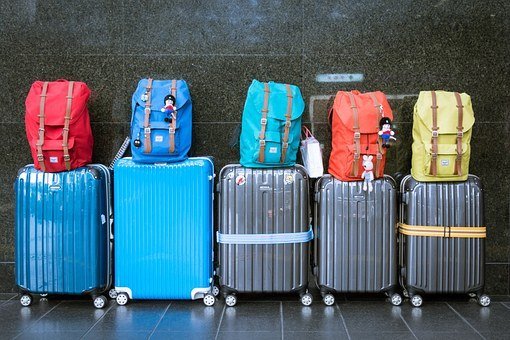 Des valises dans un aéroport en Indonésie