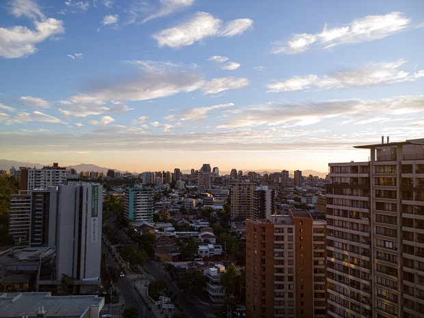 c'est le coucher du soleil sur santiago