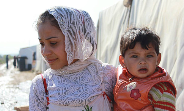 une femme avec son enfant