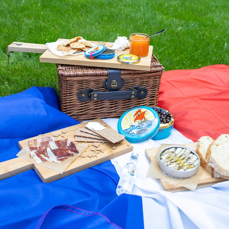 Un pique-nique avec des produits Petrossian