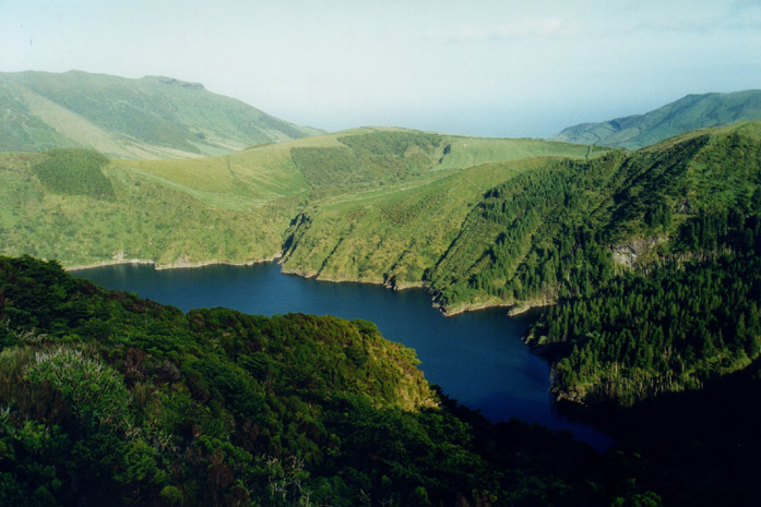 Lagune sur l'île de São Miguel aux Açores