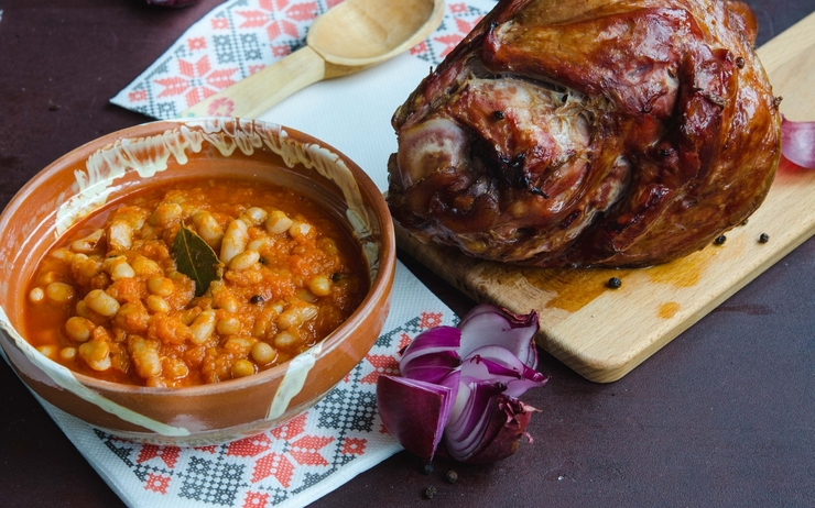 LA RECETTE ROUMAINE DU CHEF - Cassoulet de jarret de porc fumé 