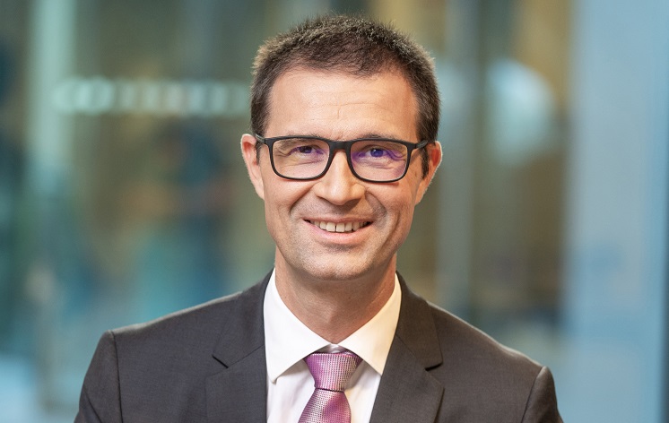 C. Rabatel (Carrefour Italia) : 