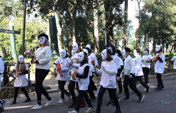 un défilé du carnaval à Chateaubriand