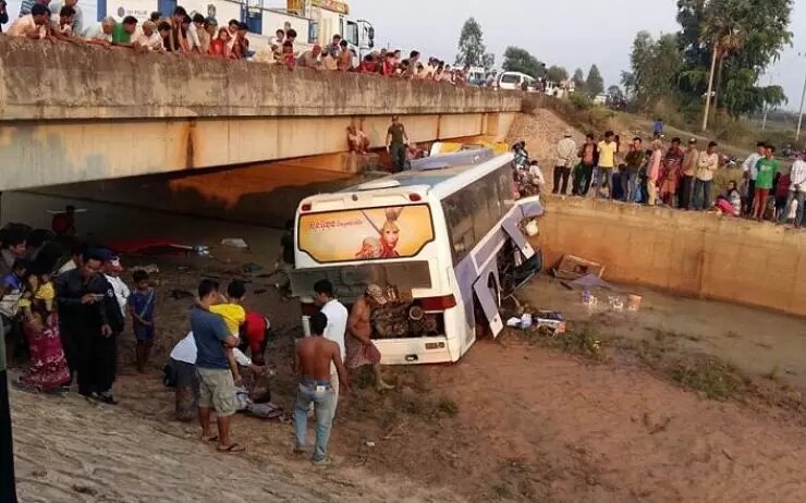 bus crash_opt