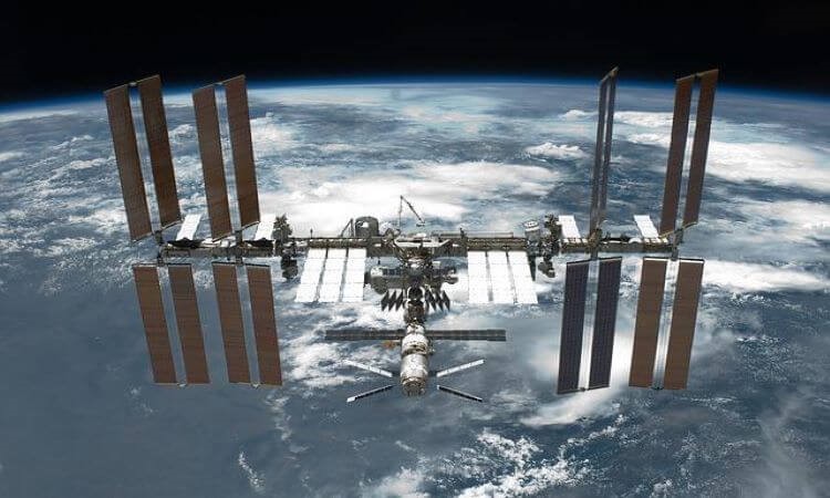 station spatiale internationale iss