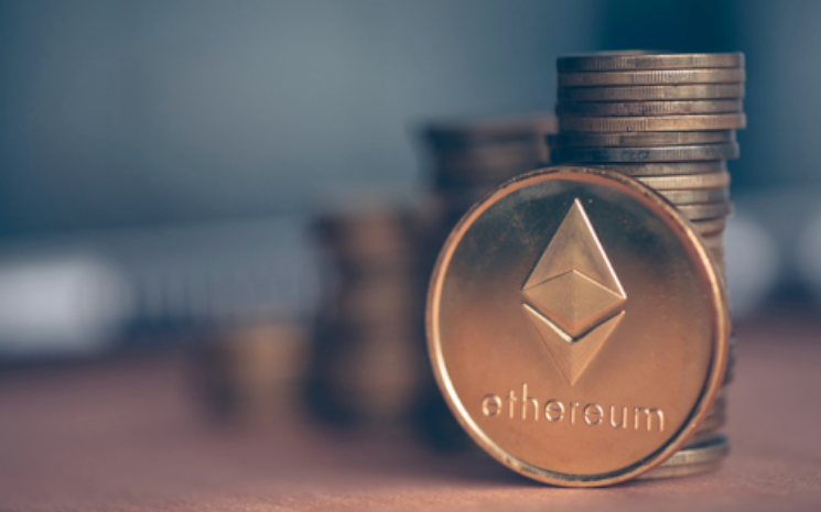 pièce de monnaies ethereum empilé