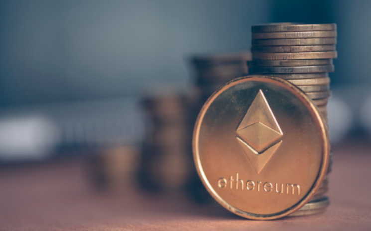 pièce de monnaies ethereum empilé 