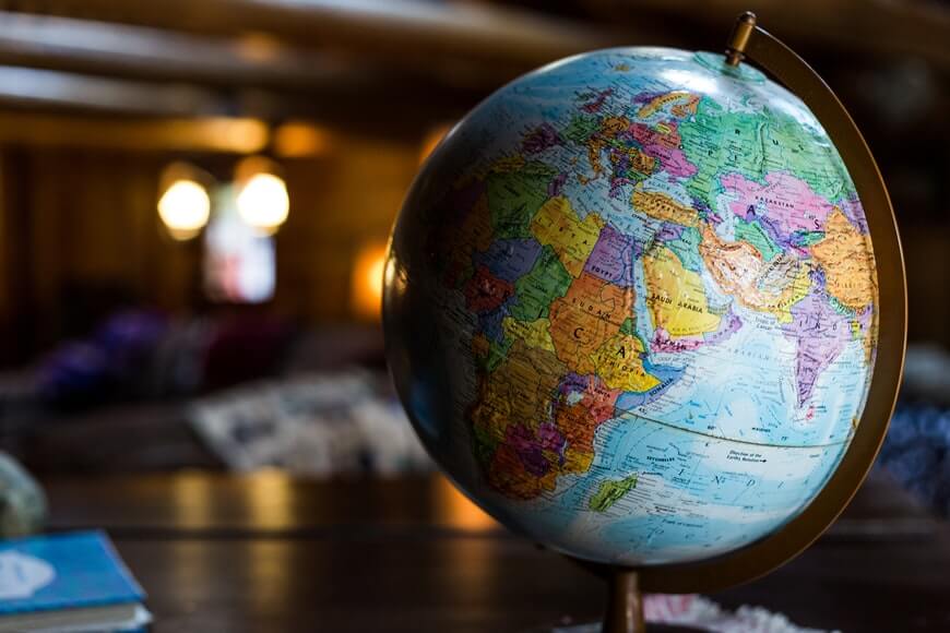 globe du monde sur table 