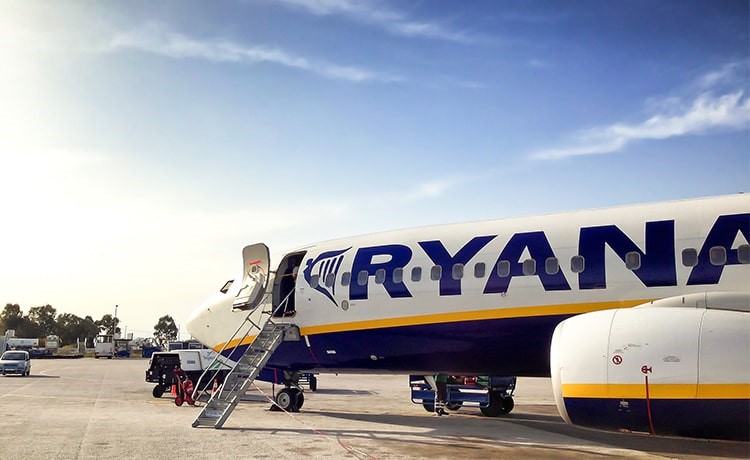 avion ryanair au sol