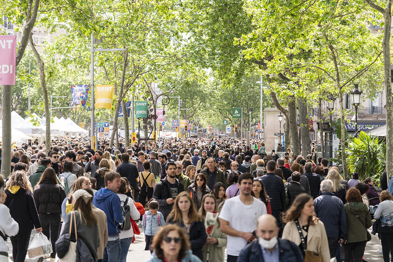 la foule dans les rues pour la sant jordi