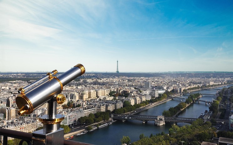 vue de paris avec longue-vue