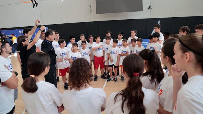 de jeunes joueuses de basket pour les premières finales européennes de la NBA junior