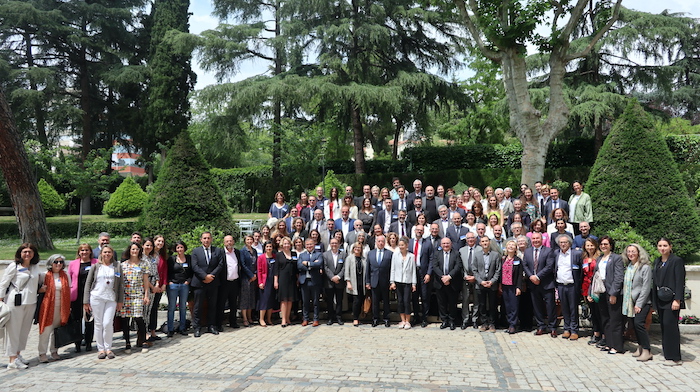 photo de famille journée université europeenne 