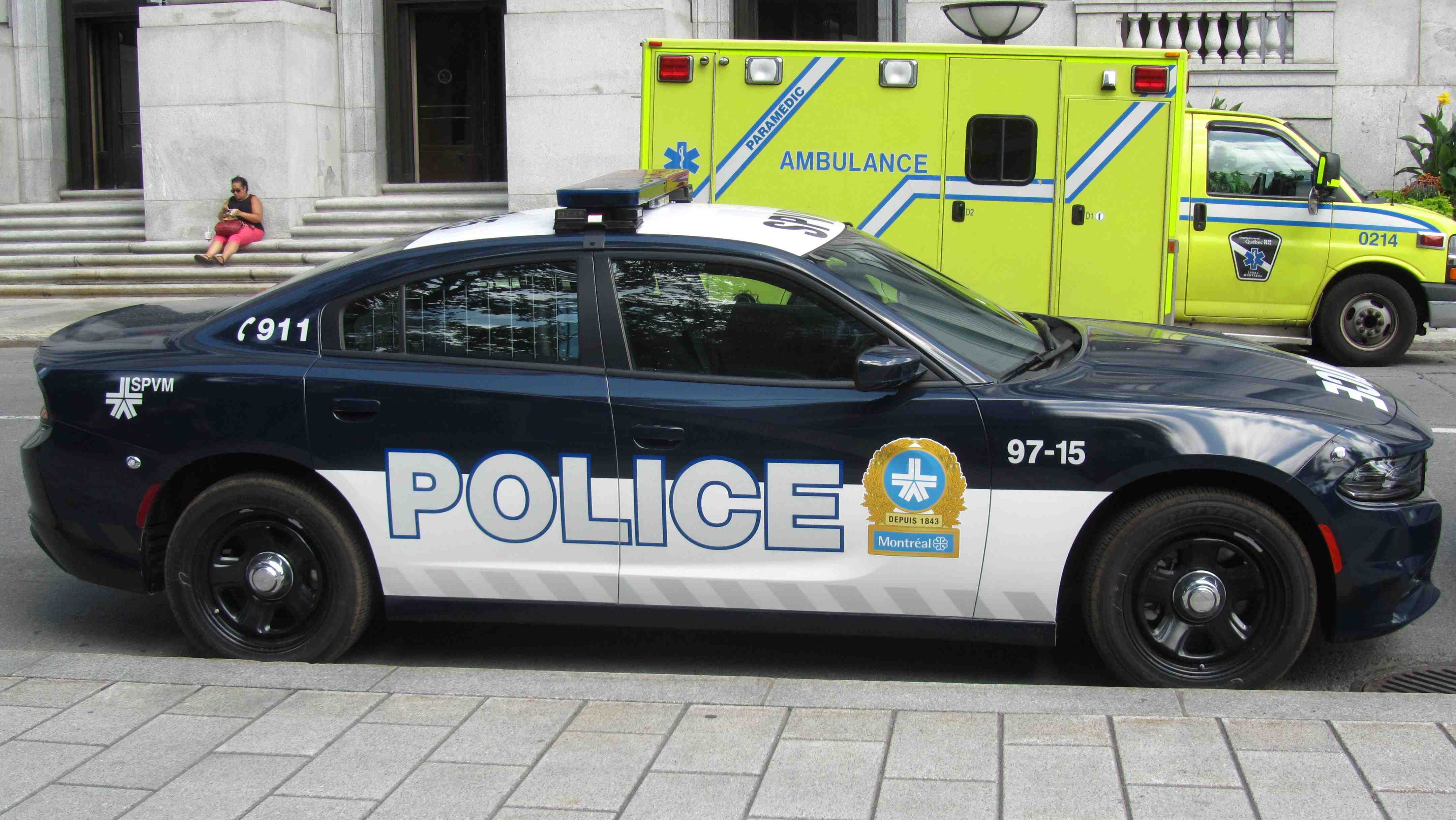 voiture de police à Montréal