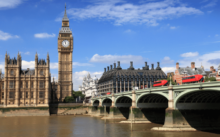 Londres, où les Français peuvent faire reconnaître leur équivalence de diplome