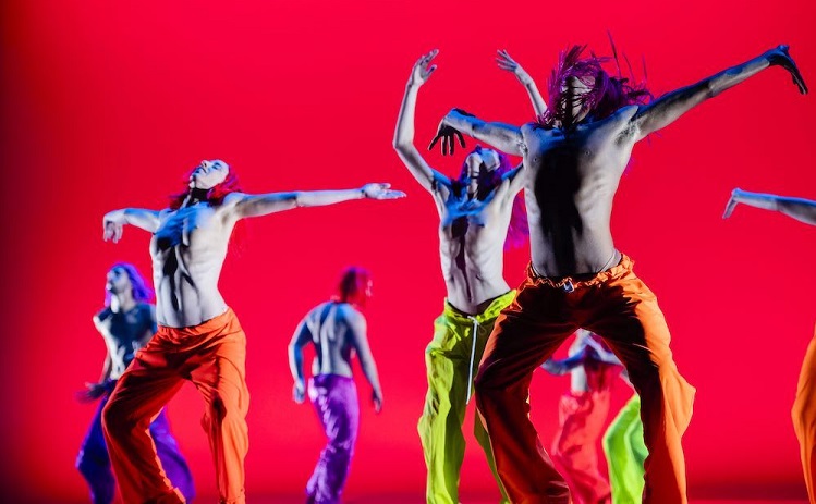 danseuses contemporaines en fluo