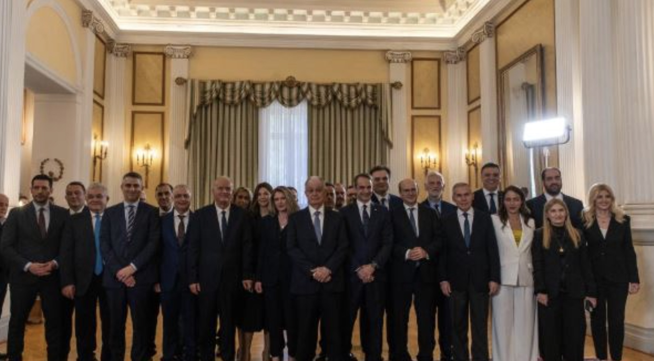 Nouveau président et remaniement du gouvernement