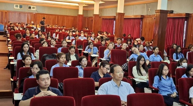 À Phnom Penh, un forum pour rapprocher étudiants et entreprises