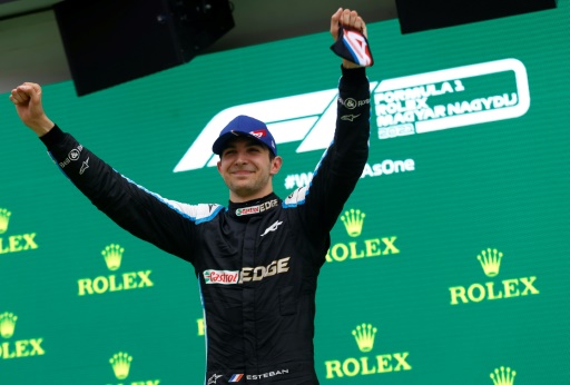 Esteban Ocon qui celebre sa victoire au grand prix de Budapest