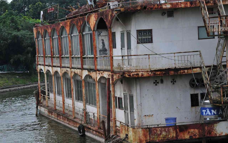 une épave sur West Lake à Hanoi 