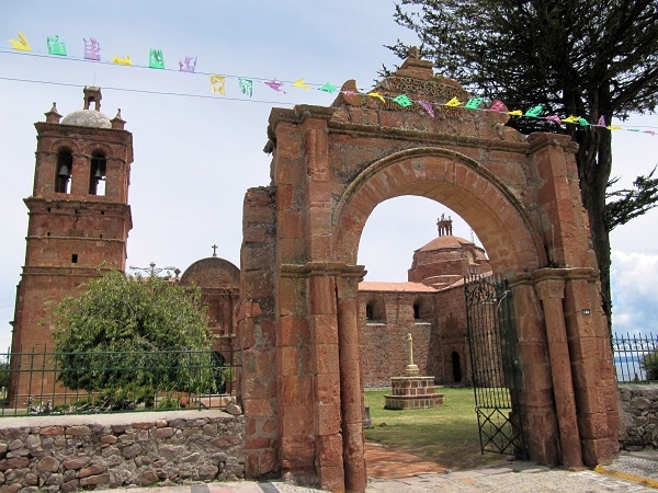 Le village de Pomata, un balcon paisible sur le lac Titicaca