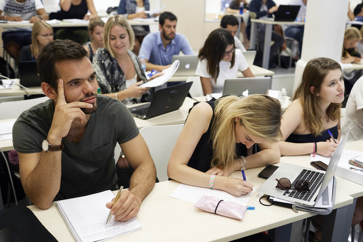 etudiant en salle de cours