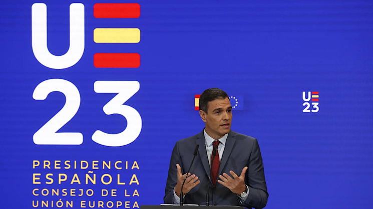 Le président du Gouvernement, Pedro Sánchez, présente les priorités de la Présidence espagnole du Conseil de l’UE © EFE/Juan Carlos Hidalgo