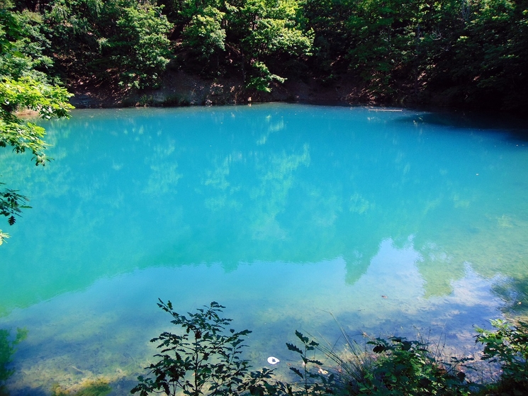 lac-bleu-lacul-albastru-maramures-guide-michelin-roumanie-tourisme