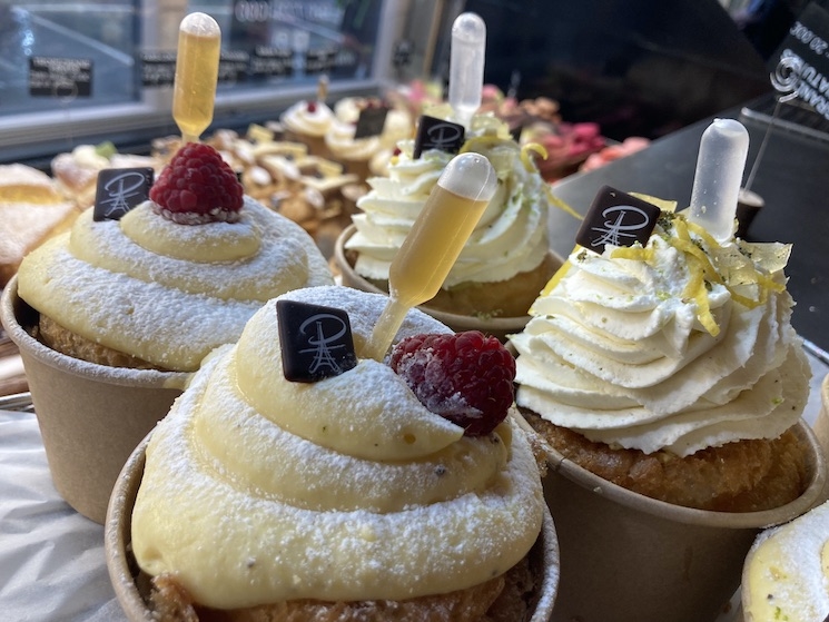 Les excellents baba au rhum de la Maison Puget à Notting Hill