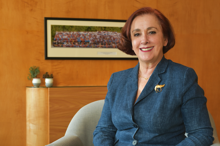 Mireille Rabaté, proviseur du Lycée international de Londres Winston Churchill dans son bureau de Wembley