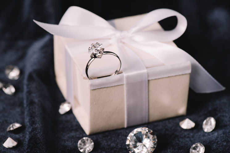 boite a bijoux avec alliance