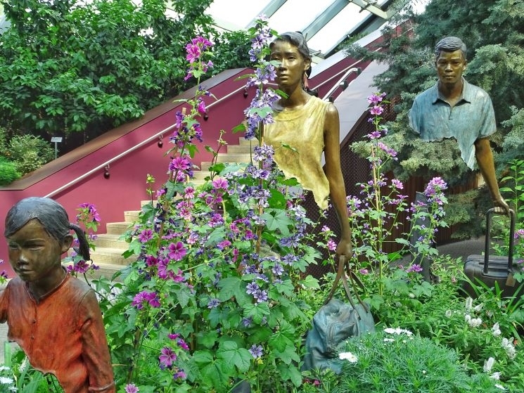 Des statues dans un jardin de Singapour