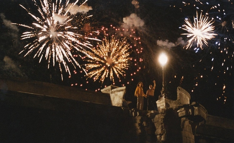 Fuochi d'artificio sul Pont Neuf a Parigi