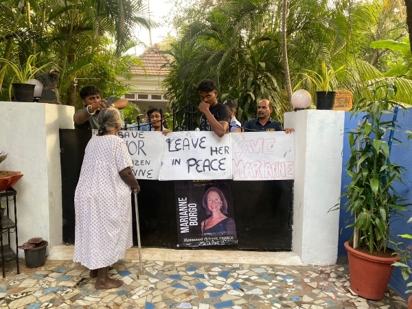 La maison de Marianne Borgo à Goa avec les affiches demandant sa libération